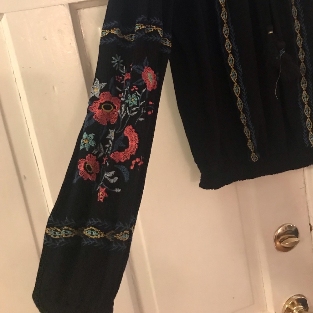 Off the Shoulder Top - Picture 3 of 5